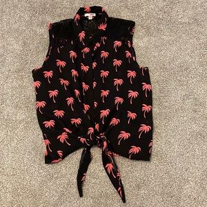 Women’s Button Up Sleeveless Blouse